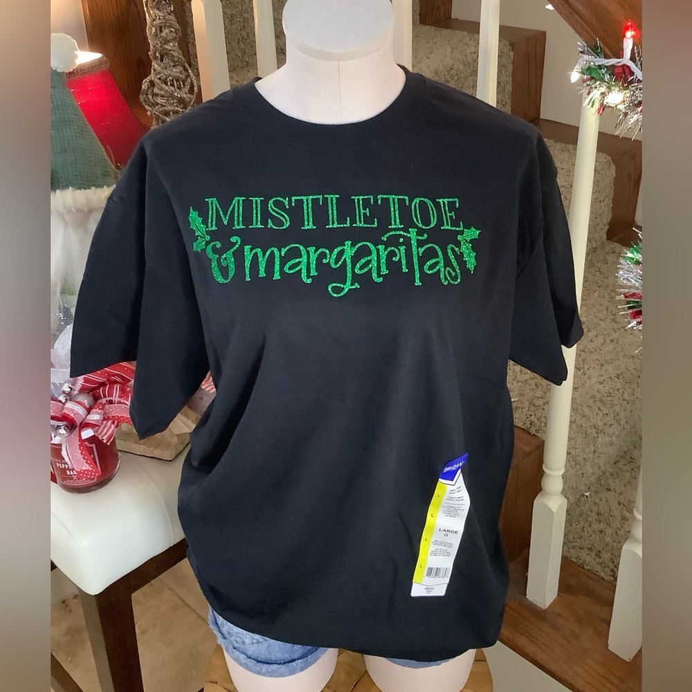 MISTLETOE & MARGARITAS, NWT, Large Tee, Black, Green Glitter